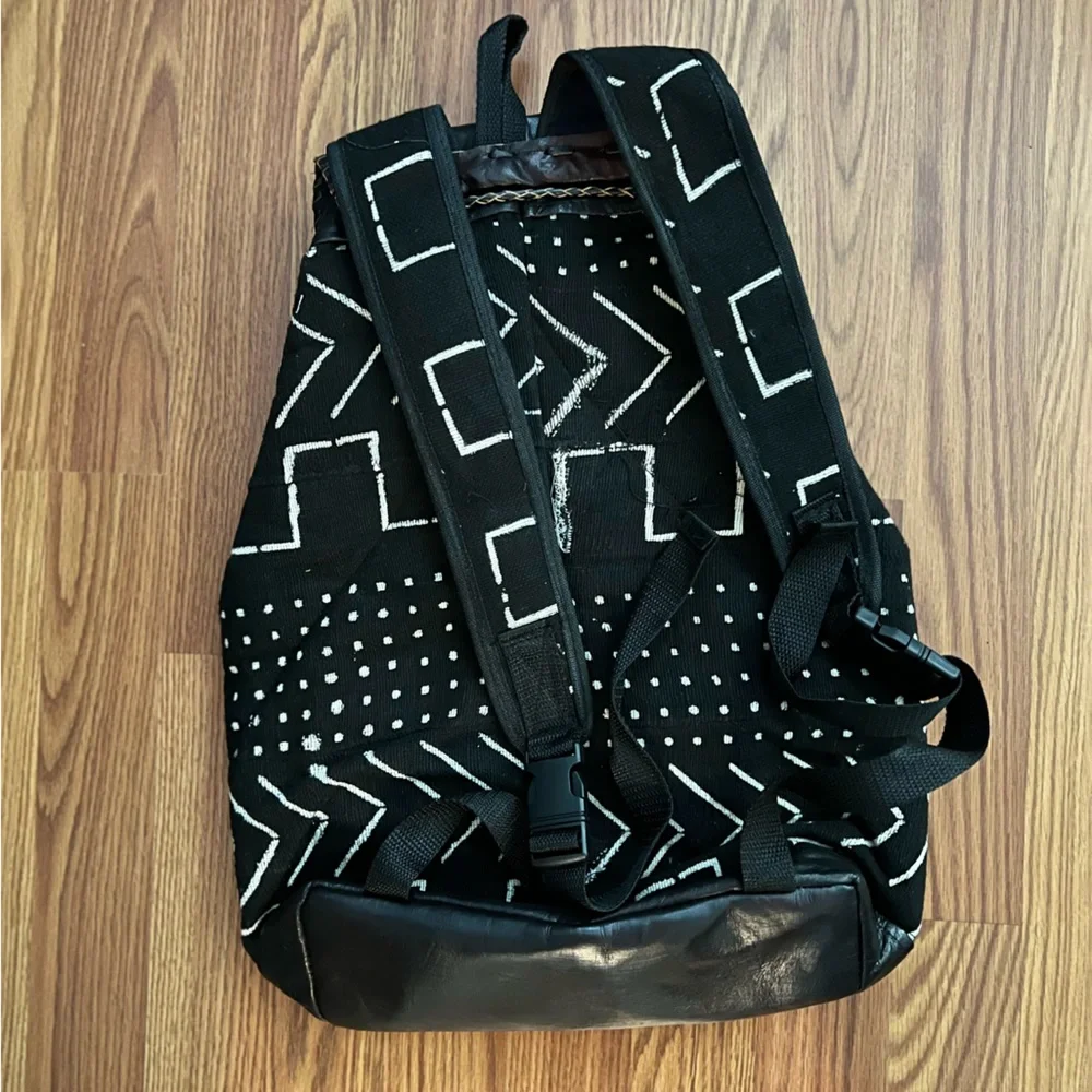 Backpack - Picture 7 of 7